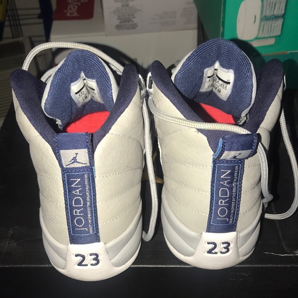 Jordan 12 - Picture 2 of 3